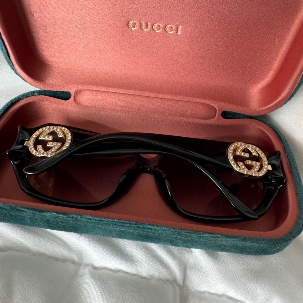 Gucci sunglasses